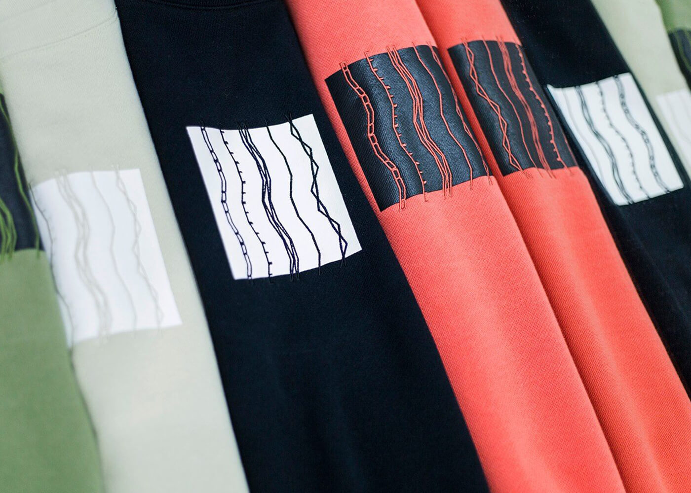 Remix 16 AW Drag Box Crewneck (1)