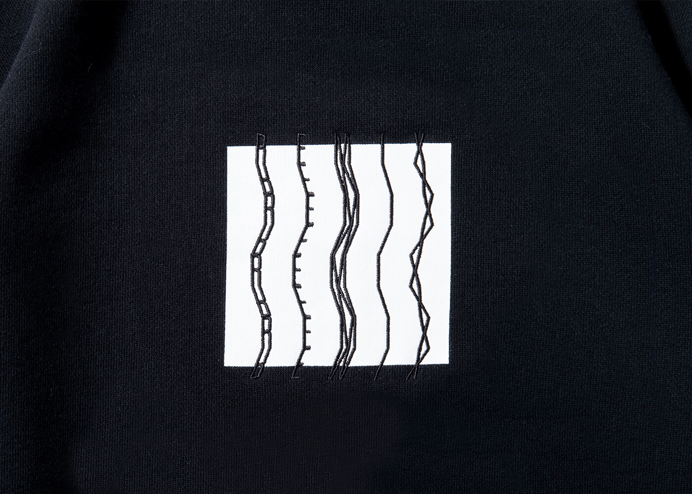Remix 16 AW Drag Box Crewneck (4)