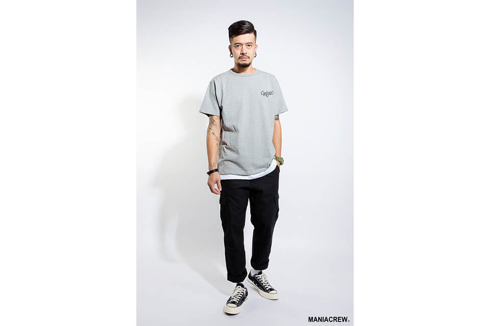 MANIA 17 SS Script Tee (1)