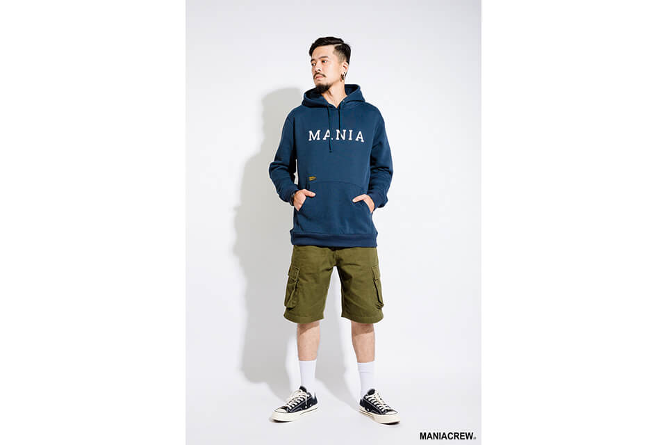 MANIA 17 AW Script Hoodie (1)