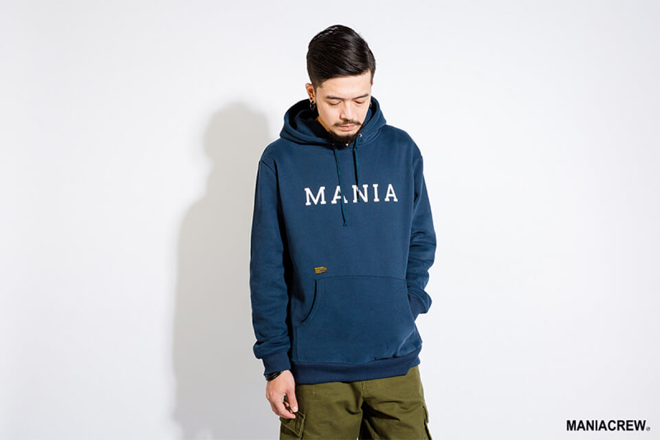 MANIA 17 AW Script Hoodie (2)