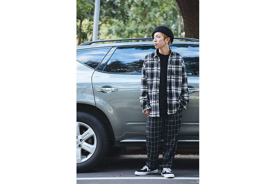 NEXTMOBRIOT 18 SS Black Plaid Loosely Capri-Pants (1)