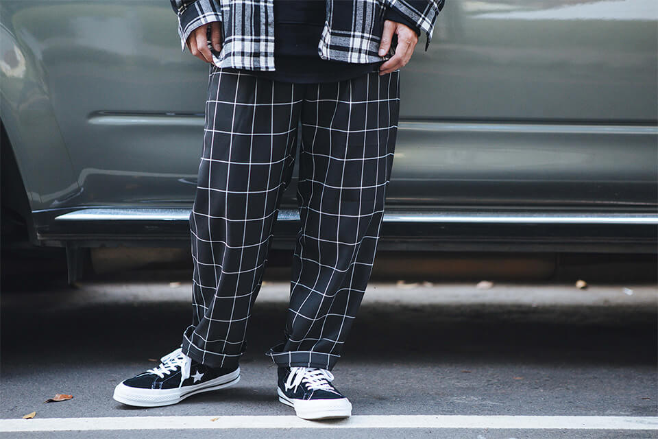 NEXTMOBRIOT 18 SS Black Plaid Loosely Capri-Pants (4)