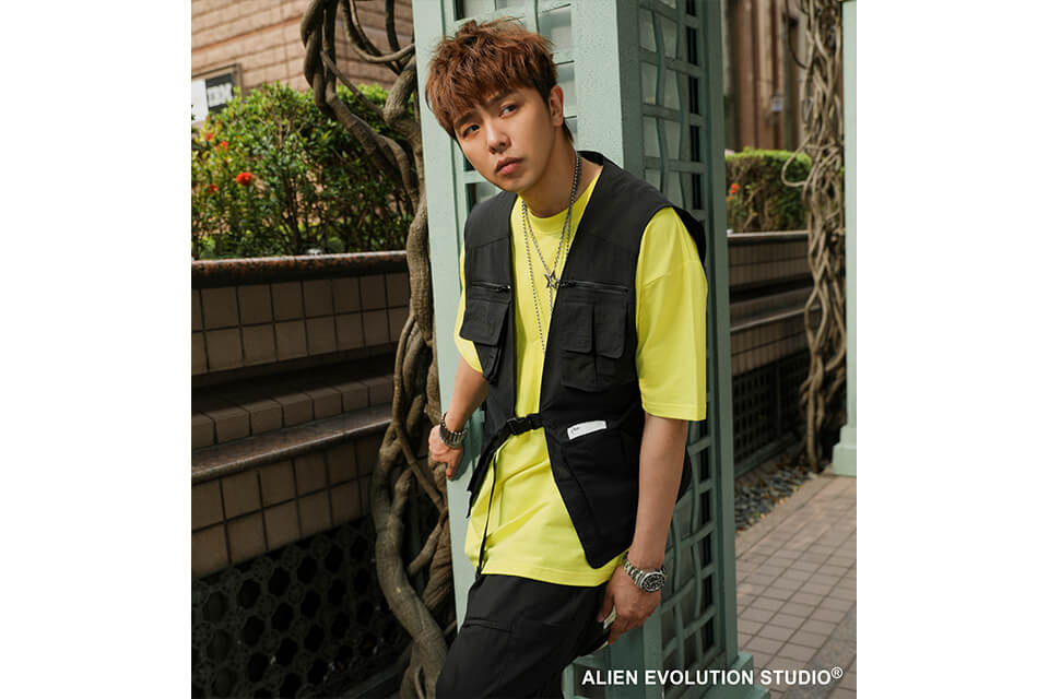 AES 526(六)發售 18 SS Black Utility Vest (2)
