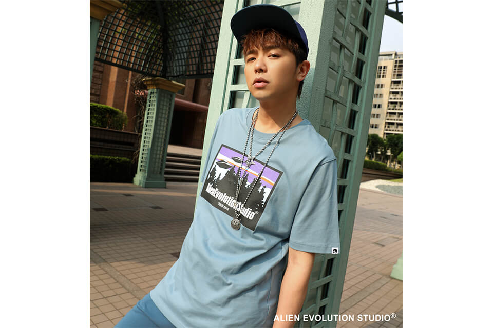 AES 62(六)發售 18 SS Ufo Visit Tee (1)