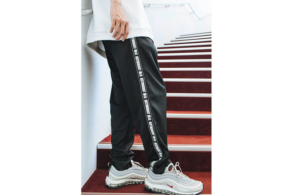 NextMobRiot 818(六)發售 18 SS MOB Logo Training Pants (4)