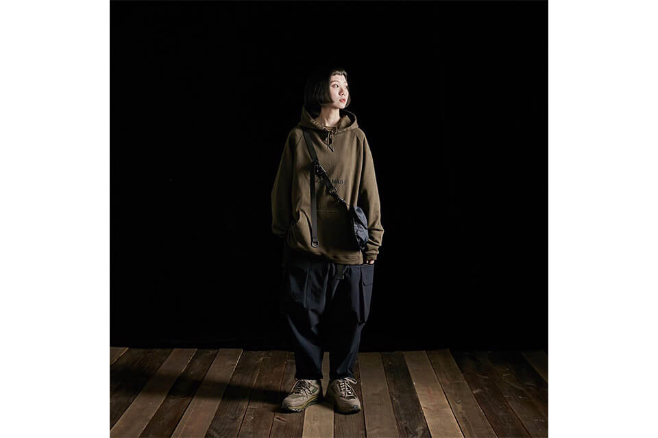 AES 27(四)初三發售 18 AW Aes x Goopi Logo Hoodie (1)