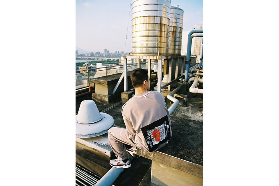 REMIX 26(三)新年初二發售 18 AW H.t.l.l Reversible Crewneck (4)