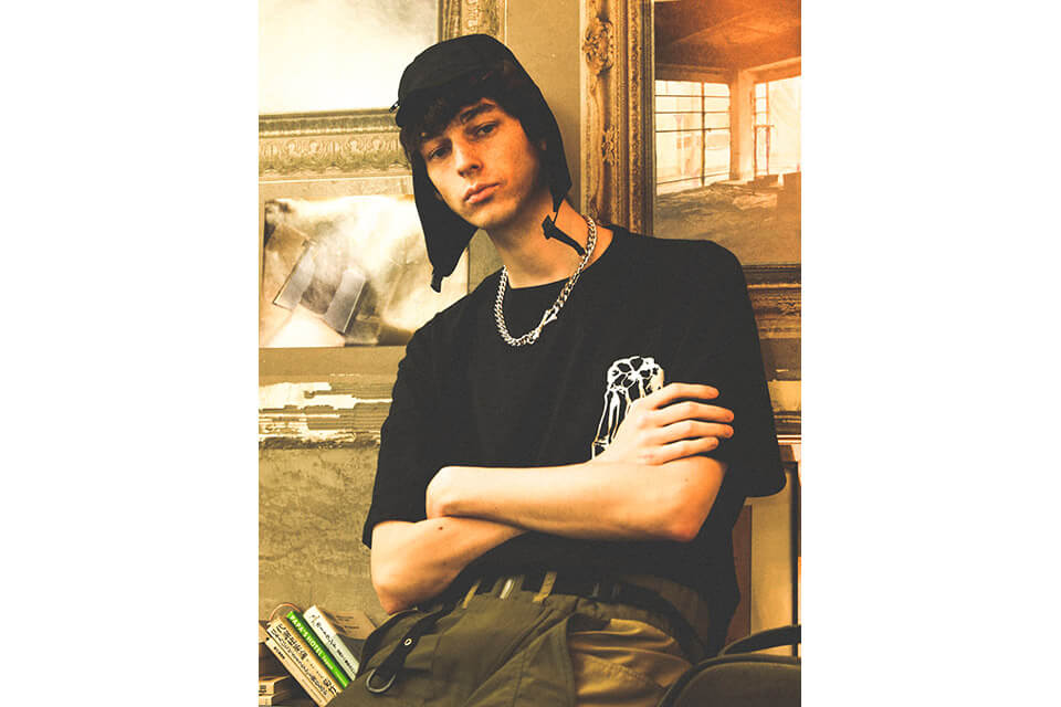 AES 19 SS Right Hand Man Tee (1)