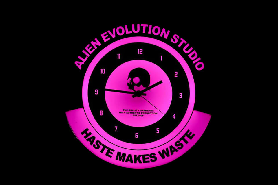 AES 19 AW Light Box Wall Clock (3)