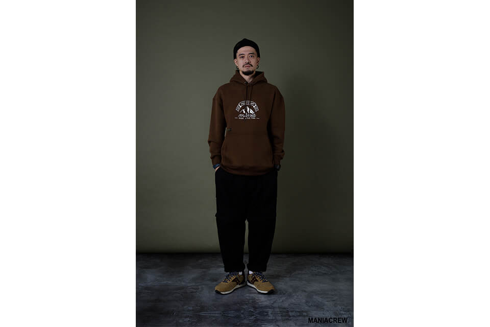 MANIA 19 AW Mountain Hoodie (1)