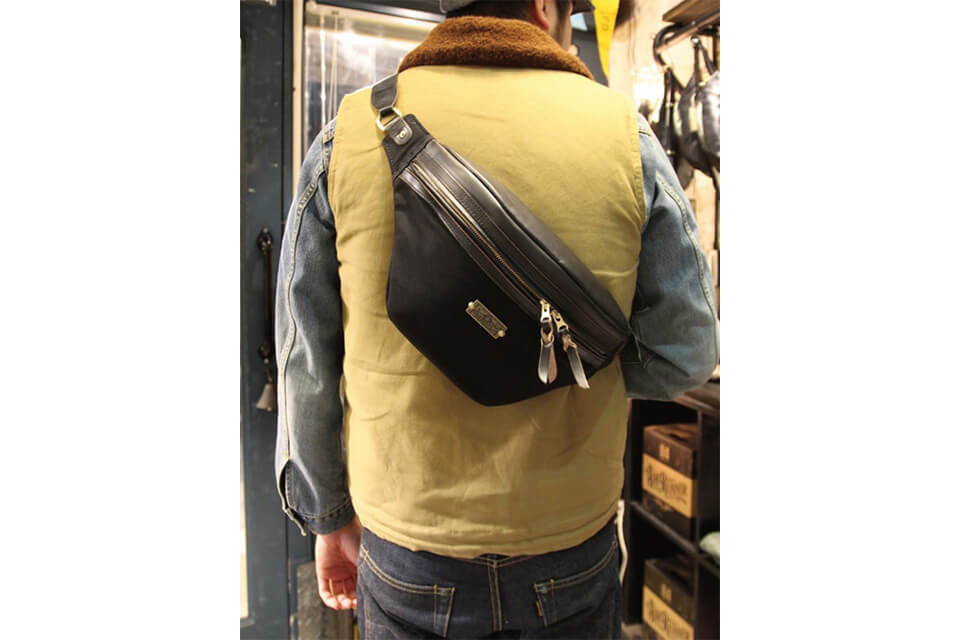 METALIZE 19 AW 6040牛皮麂皮腰包 (2)