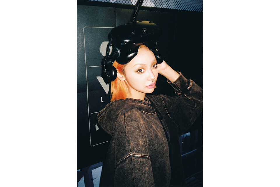 REMIX 19 AW Stamp Bleached Hoody (2)