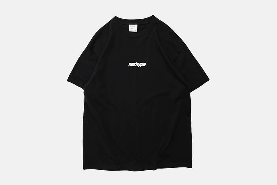 NEXHYPE 20 SS SLF Bold Logo Tee (1)
