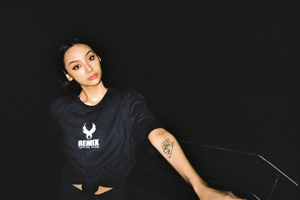 REMIX 20 SS Wing Logo Tee (2)