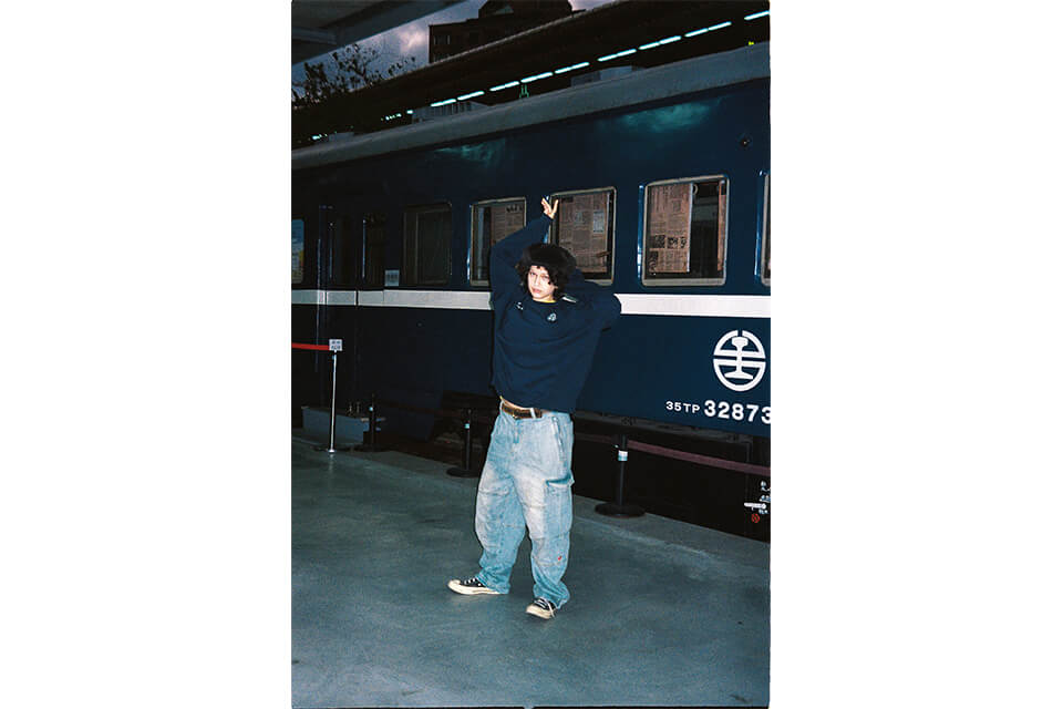 REMIX 20 AW HCRW Sweatshirt (2)