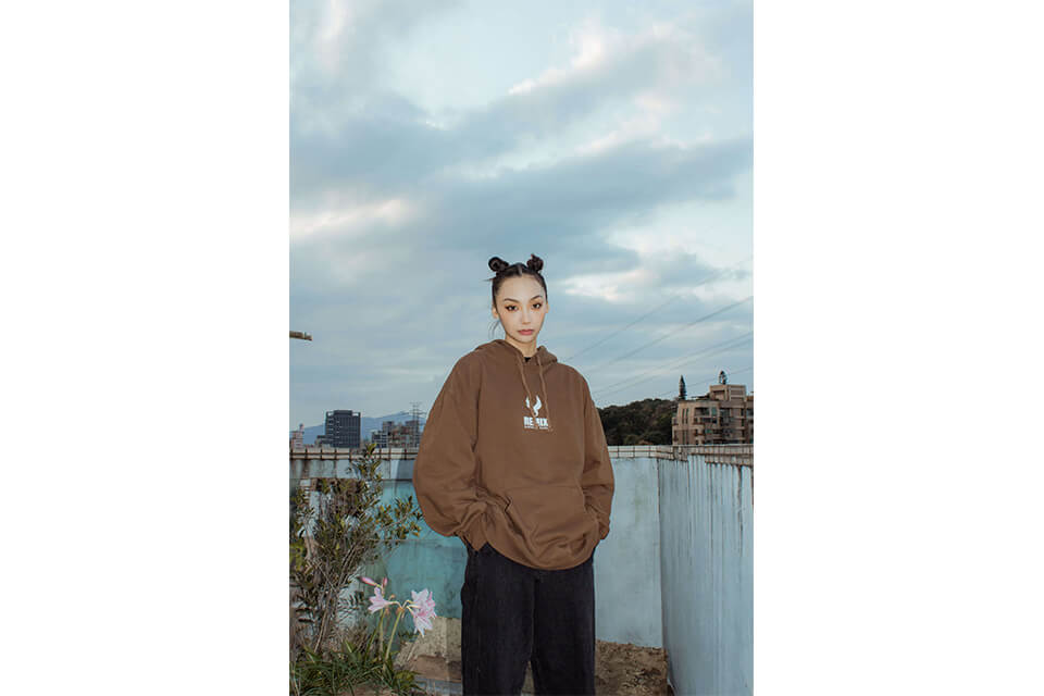 REMIX 20 AW Wing Logo Hoody (11)