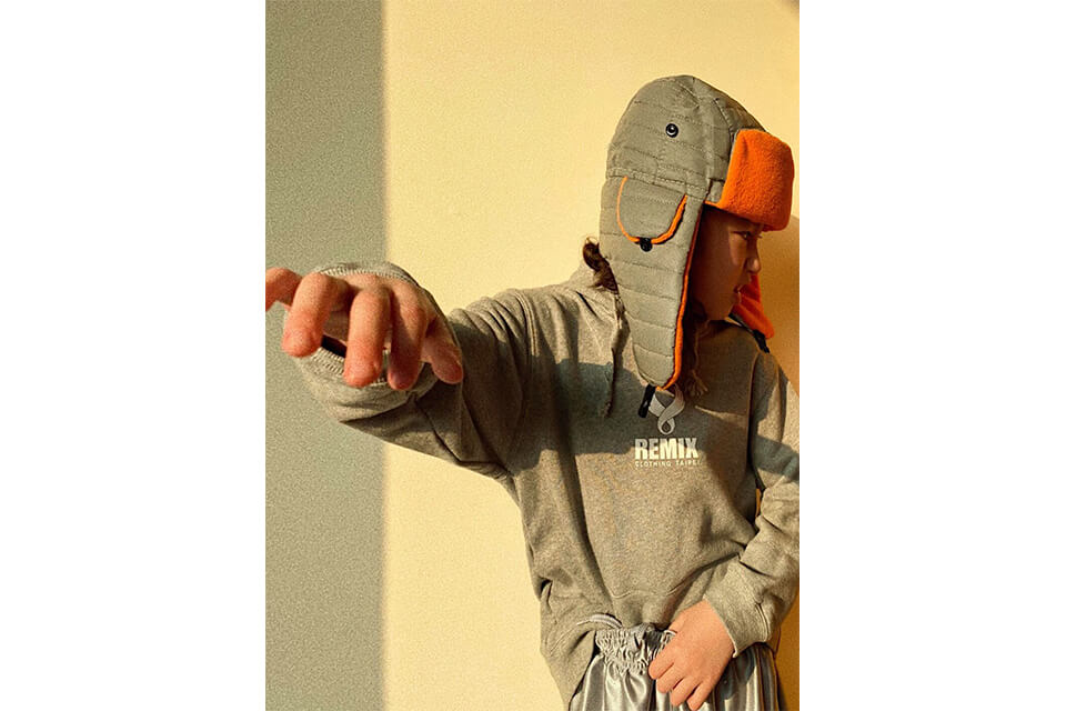 REMIX 20 AW Wing Logo Hoody Kids (6)