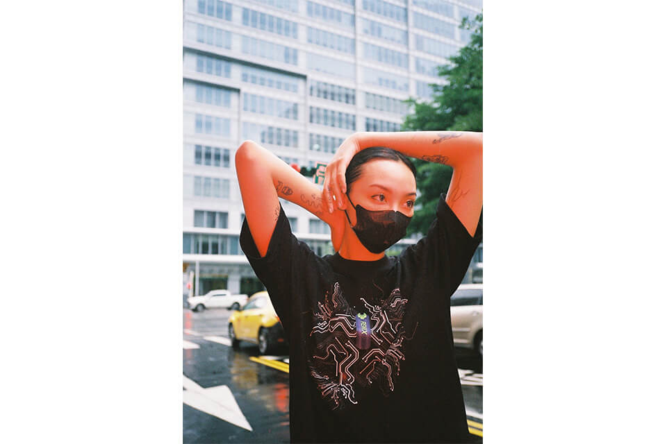 REMIX 21 SS Battery Tee (4)