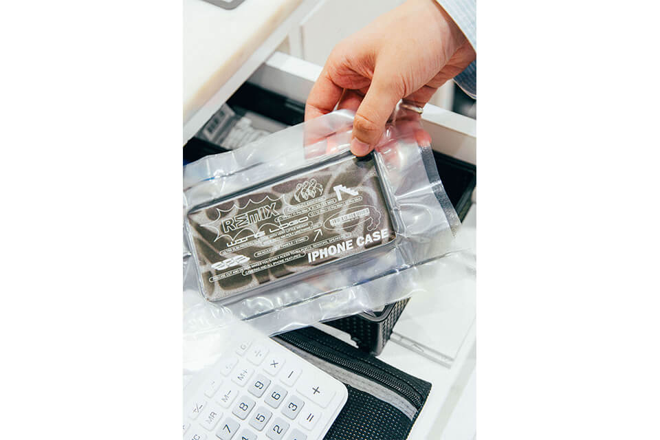 REMIX 21 SS Wing Logo Iphone Case (6)