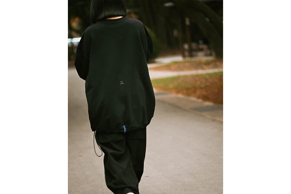 MELSIGN 22 AW Stitching Detail LS Tee (2)