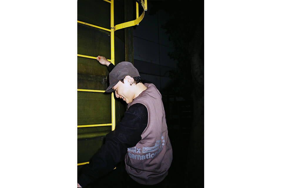 REMIX 22 AW R.Intl. Crew Vest (5)