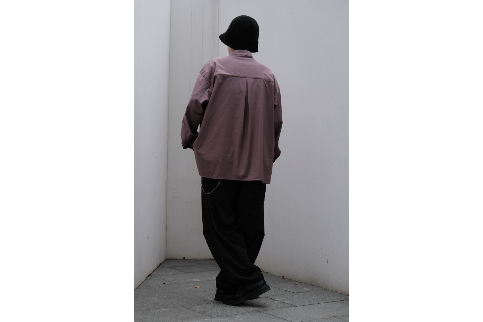 Nurari 23 AW 23- Em. Royal band collar loose shirt (3)