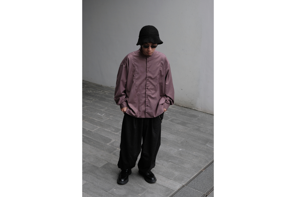 Nurari 23 AW 23- Em. Royal band collar loose shirt (4)