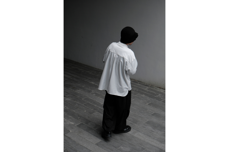 Nurari 23 AW 23- Em. Royal band collar loose shirt (7)