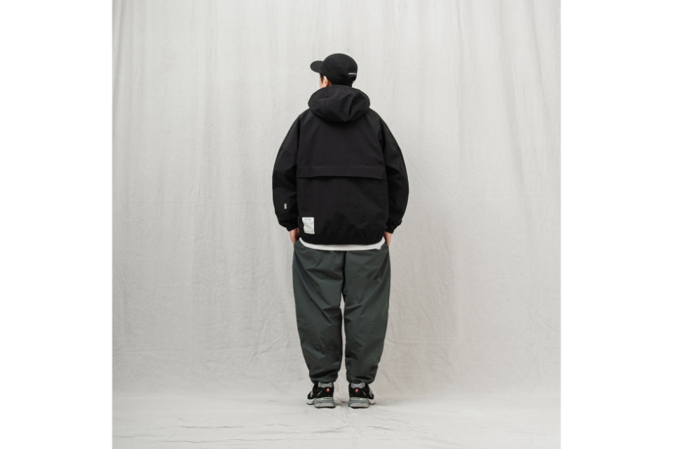 PERSEVERE 23 AW Laminating Water-Repellent Nylon Anorak (2)