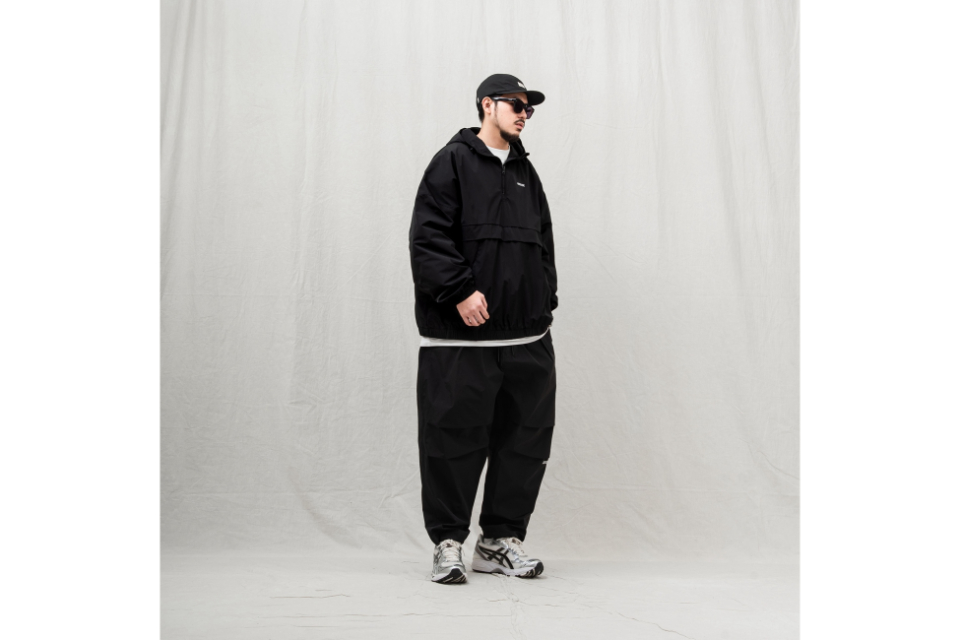PERSEVERE 23 AW Laminating Water-Repellent Nylon Parachute Pants (1)