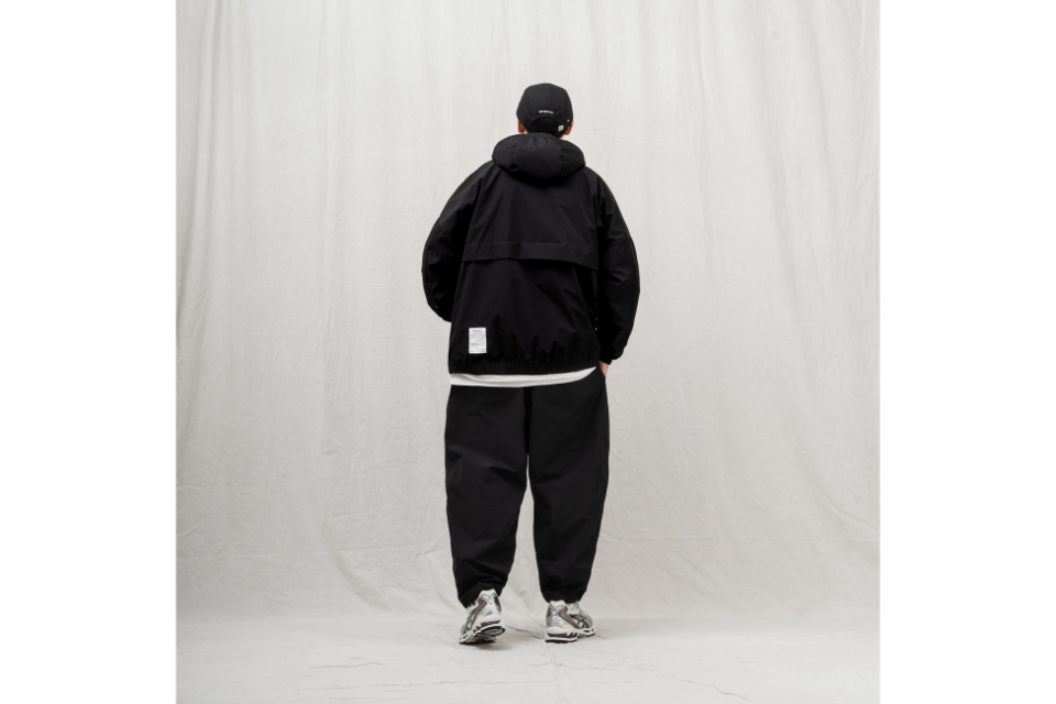 PERSEVERE 23 AW Laminating Water-Repellent Nylon Parachute Pants (2)