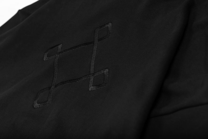 Nurari 23 AW 23- Em. Kamon logo hoodie (13)