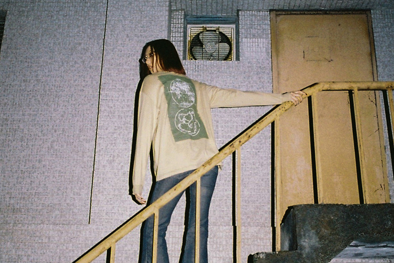 REMIX 23 AW World LS Tee (1)
