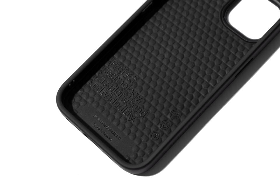 REMIX 23 AW Sketchy Wing Iphone Case by@fromraytothebay (10)
