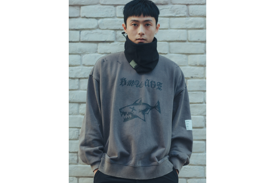 SMG 23 AW Destroyed Shark Graphic Sweatshirt (1)