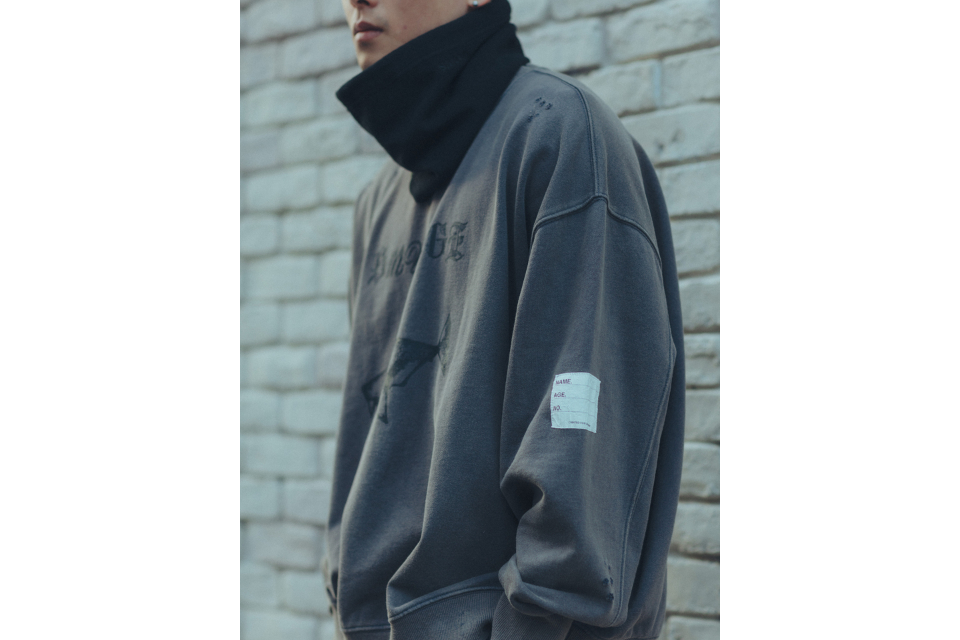 SMG 23 AW Destroyed Shark Graphic Sweatshirt (2)