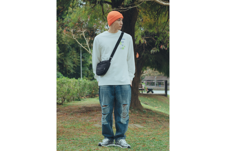 SMG 23 AW Destroyed Washed Denim Pants (1)
