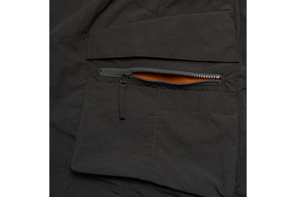 PERSEVERE 24 SS Water-Repellent Nylon Cargo Shorts (40)