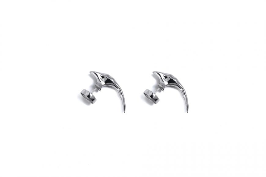 AES x Fe3c 24 SS BONE SICKLE EARRING (一對） (1)