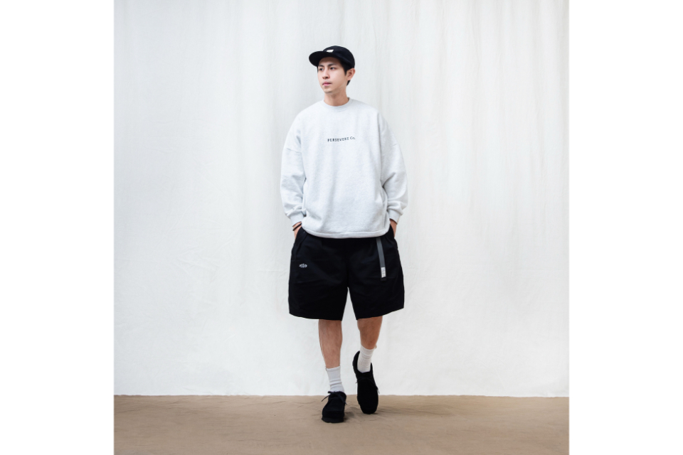 PERSEVERE 24 AW Brand Logo Classic Washed Sweatshirt (1)