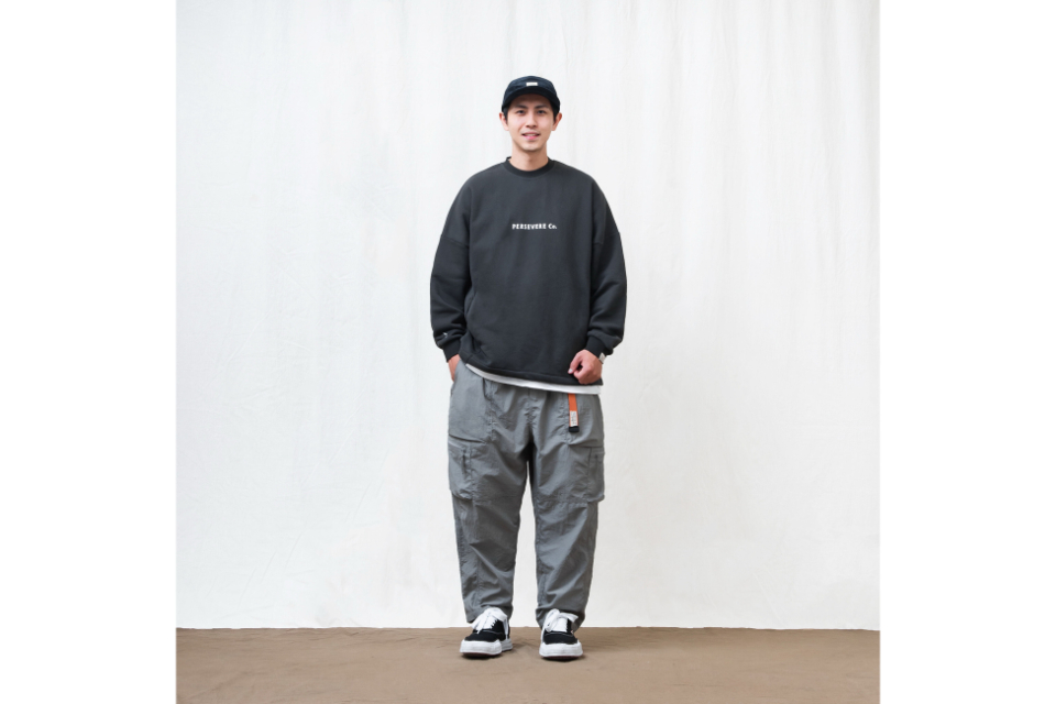 PERSEVERE 24 AW Brand Logo Classic Washed Sweatshirt (4)