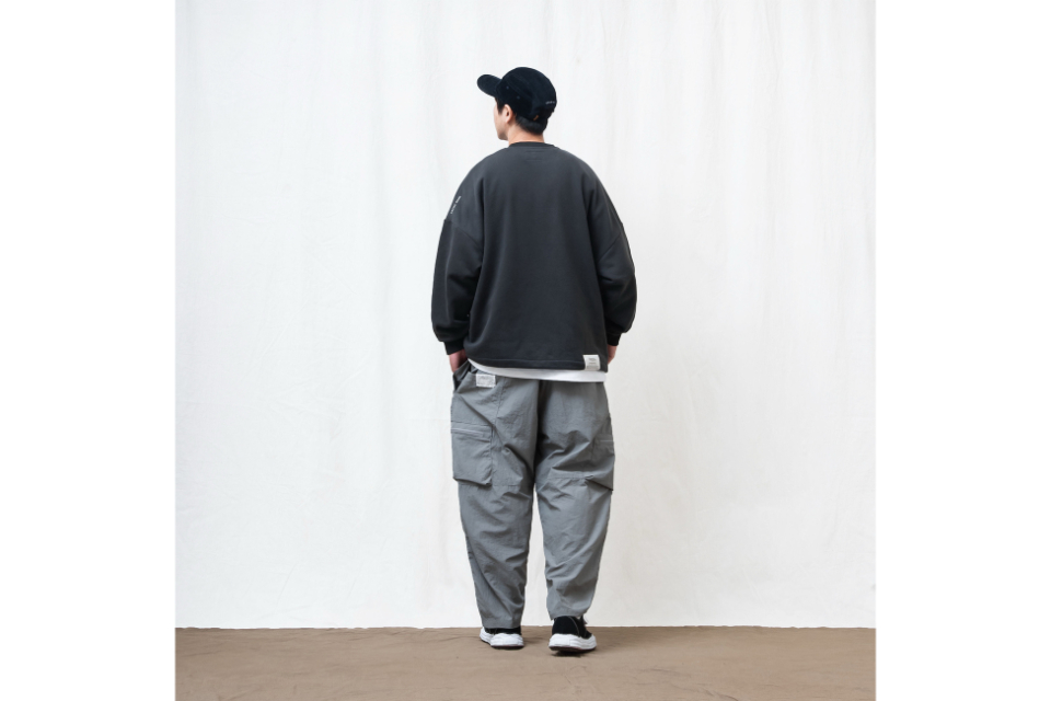 PERSEVERE 24 AW Brand Logo Classic Washed Sweatshirt (5)