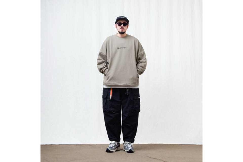 PERSEVERE 24 AW Brand Logo Classic Washed Sweatshirt (7)