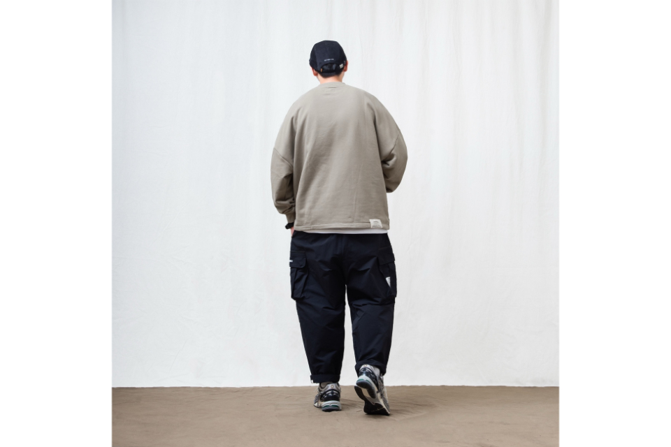 PERSEVERE 24 AW Brand Logo Classic Washed Sweatshirt (8)