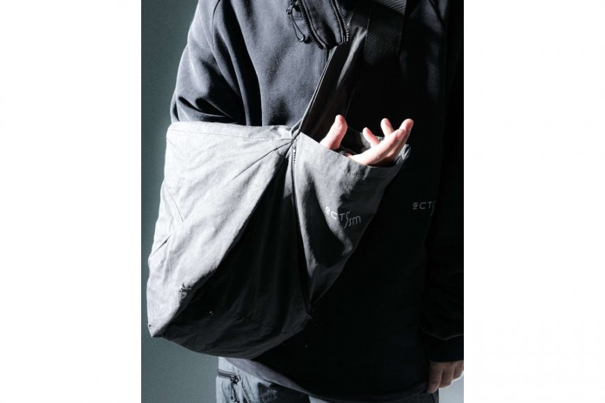 OCTO x IONISM 24 AW Ream Expandable Bag (3)