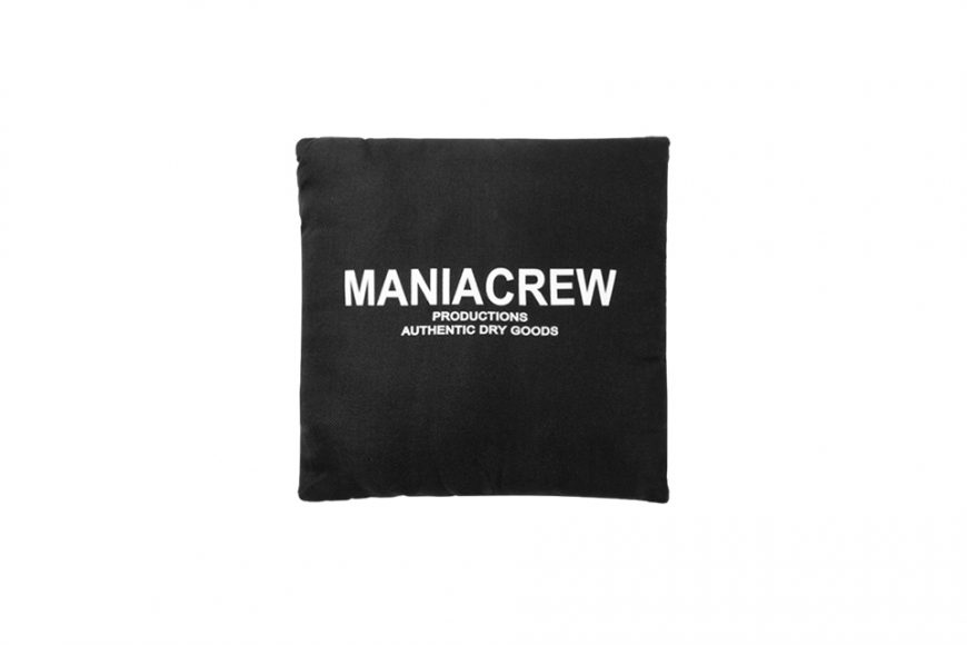 MANIA 24 AW Throw Pillow (0)