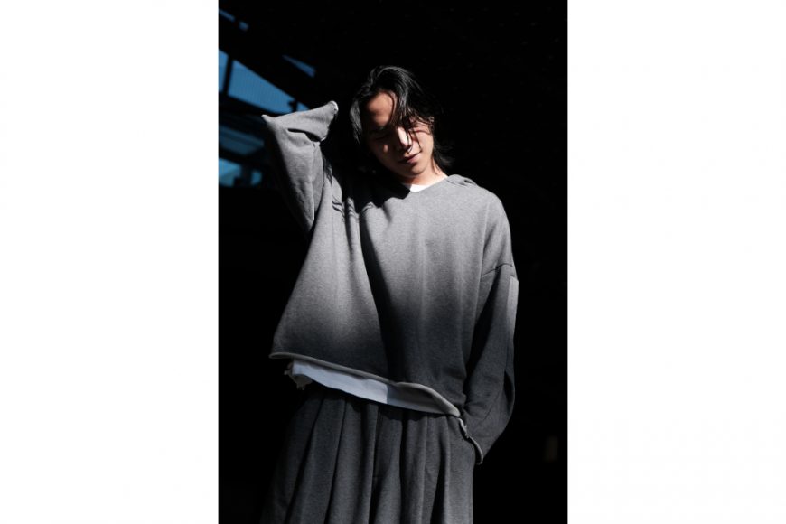 NURARI 24 AW 24- Em. Jinsei V neck smock (2)