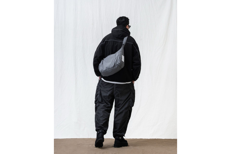 PERSEVERE 24 AW Water-Repellent Padded Crossbody Bag (5)