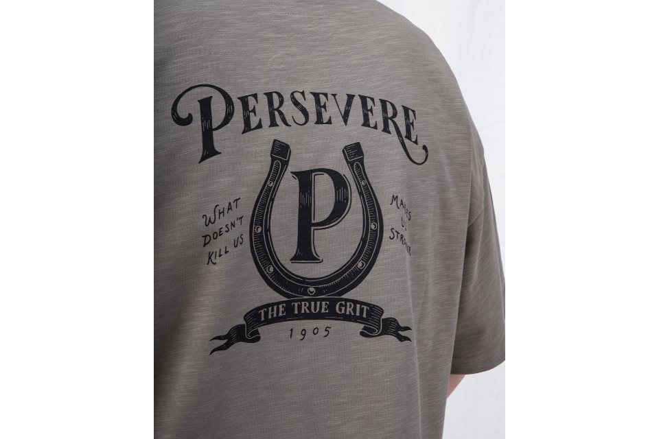 Hand-Drawn Horseshoe Graphic T-Shirt (11)